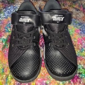 Big Kids' Shoe
Nike Team Hustle Quick 2
